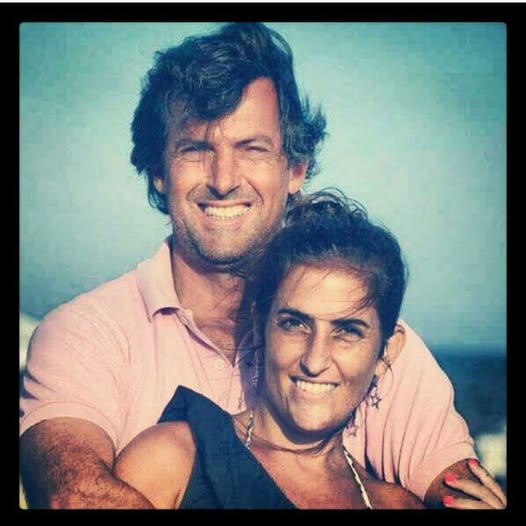 Cecilia Gortari junto a su hermano
